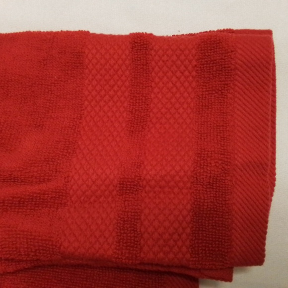 Set of four kitchen towels from Costco - Picture 5 of 11